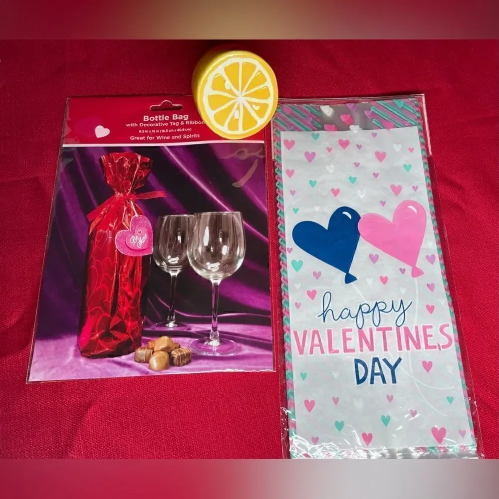 ❤️🥰❤️ + NEW! Love Theme Treat Bags  Bundle BONUS Bottle Bag Includes 100+…